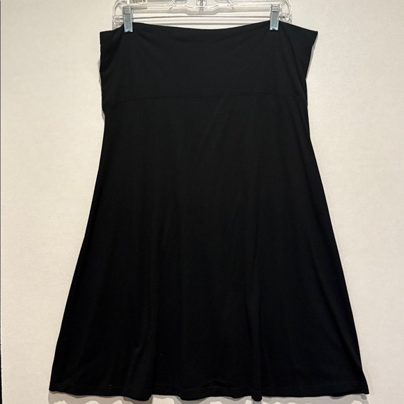 Old Navy - Knee Length skirt. Size Large TALL. Black. - Picture 6 of 12